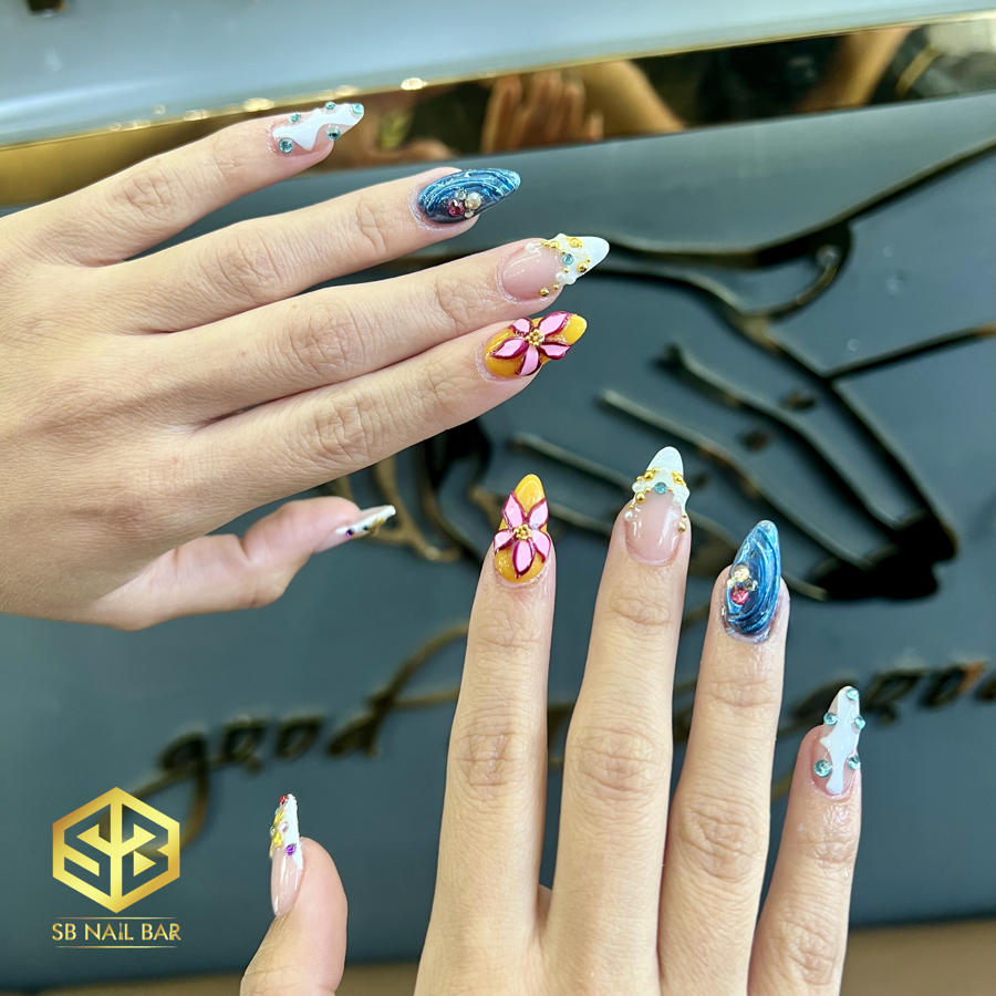 Elegant nail art